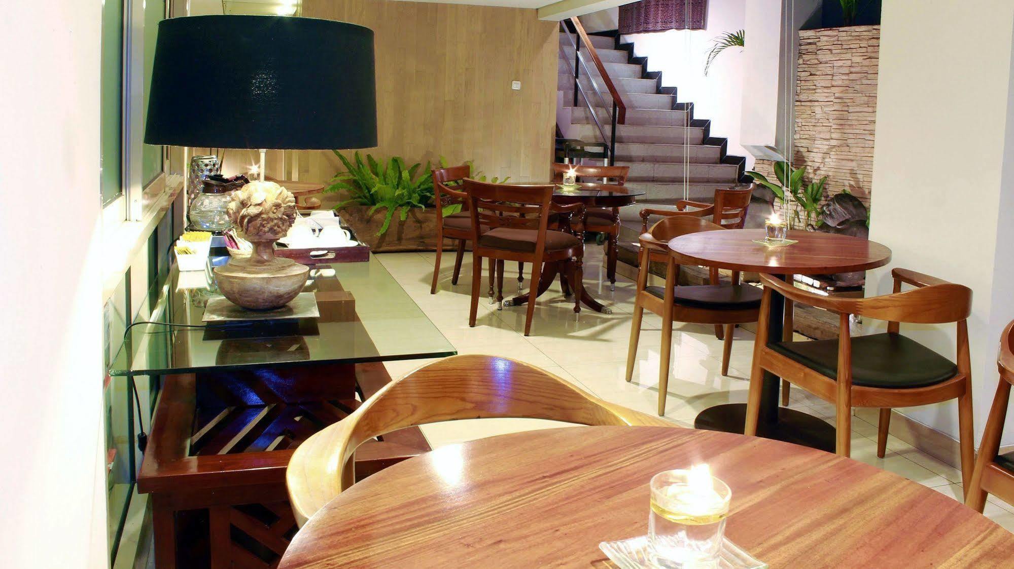 W Home Cikatomas Jakarta Exterior photo