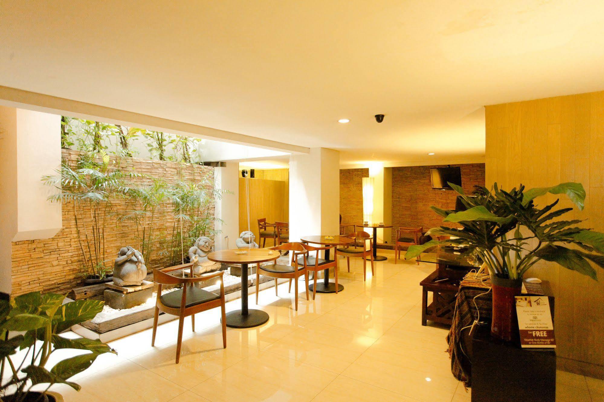 W Home Cikatomas Jakarta Exterior photo