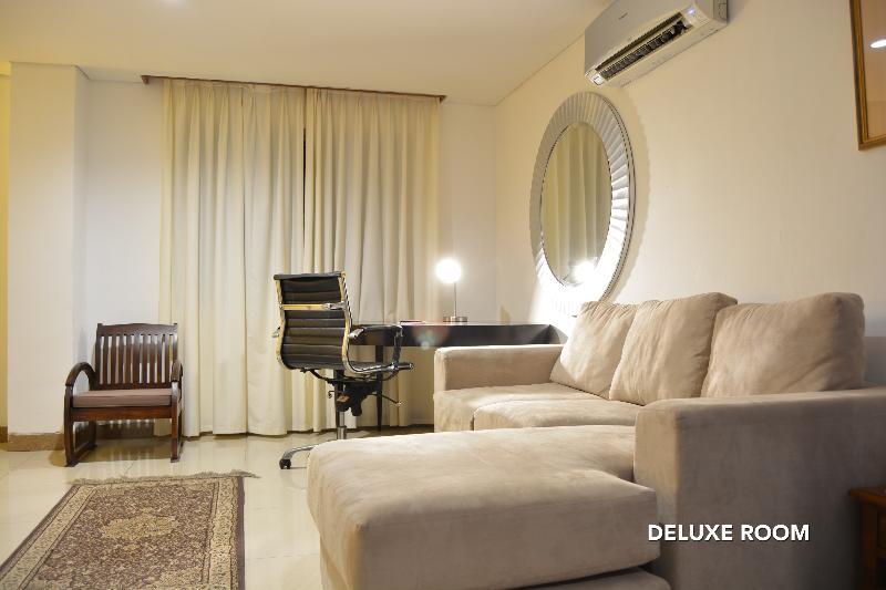 W Home Cikatomas Jakarta Exterior photo