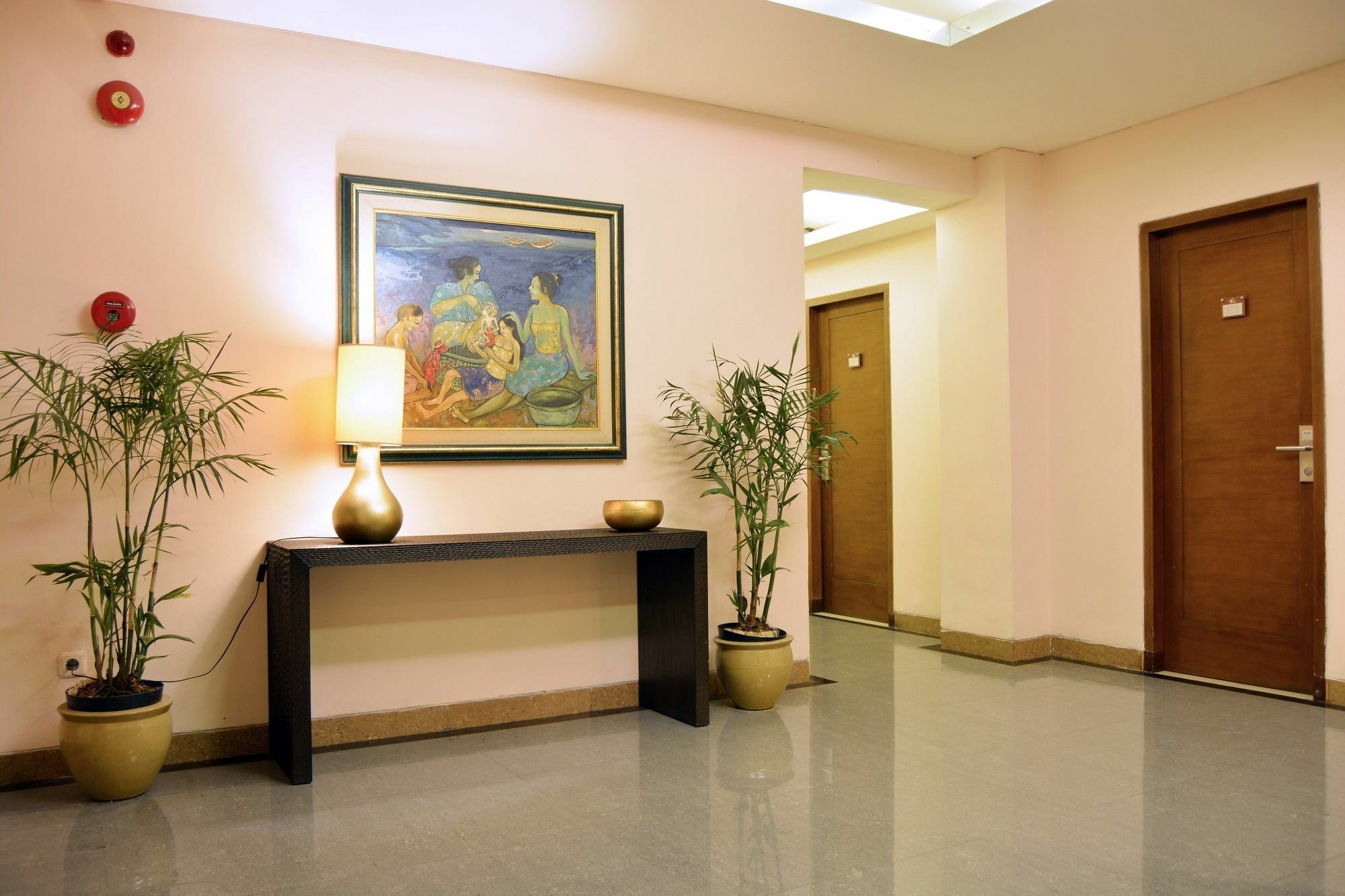 W Home Cikatomas Jakarta Exterior photo