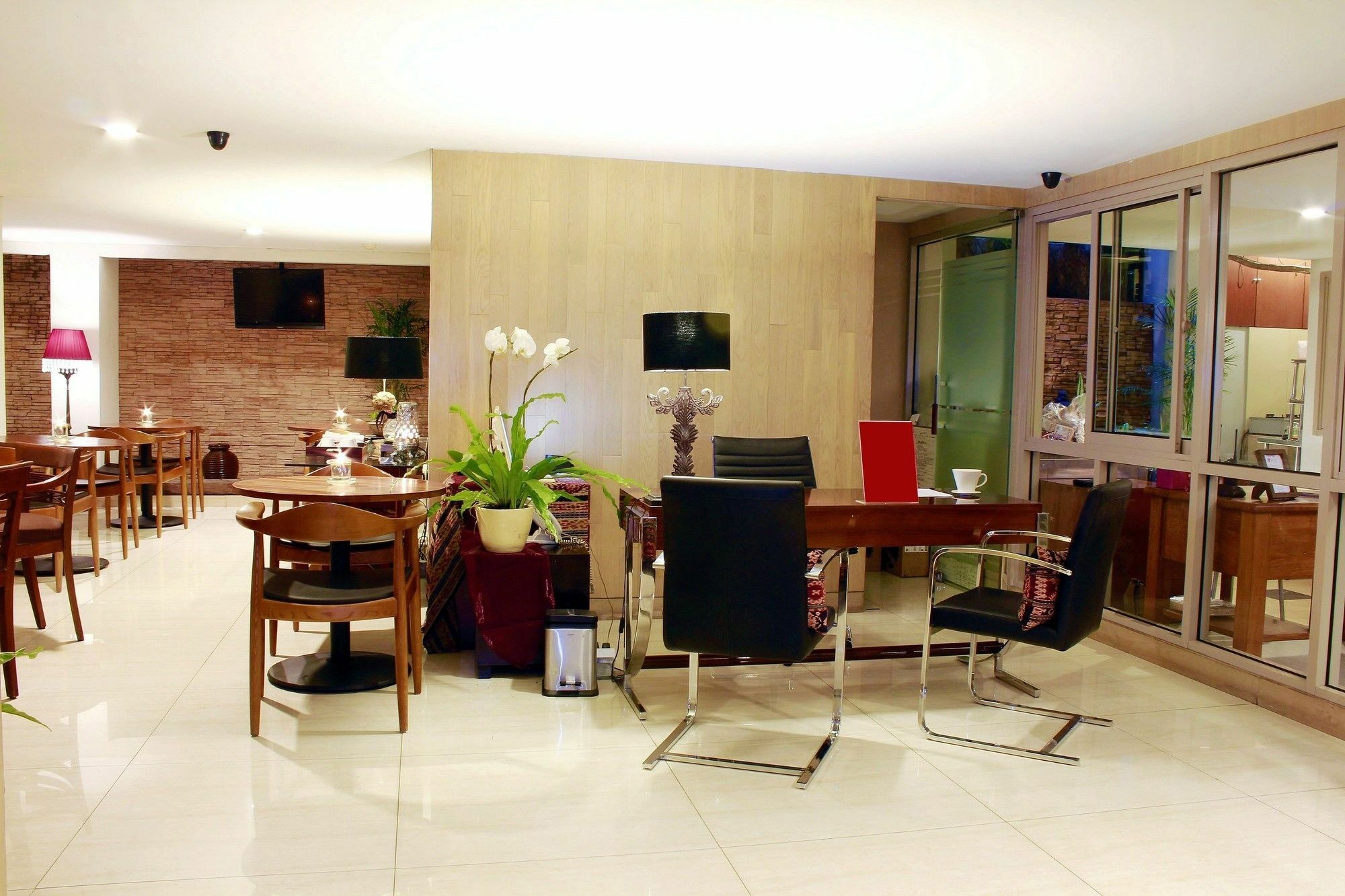 W Home Cikatomas Jakarta Exterior photo